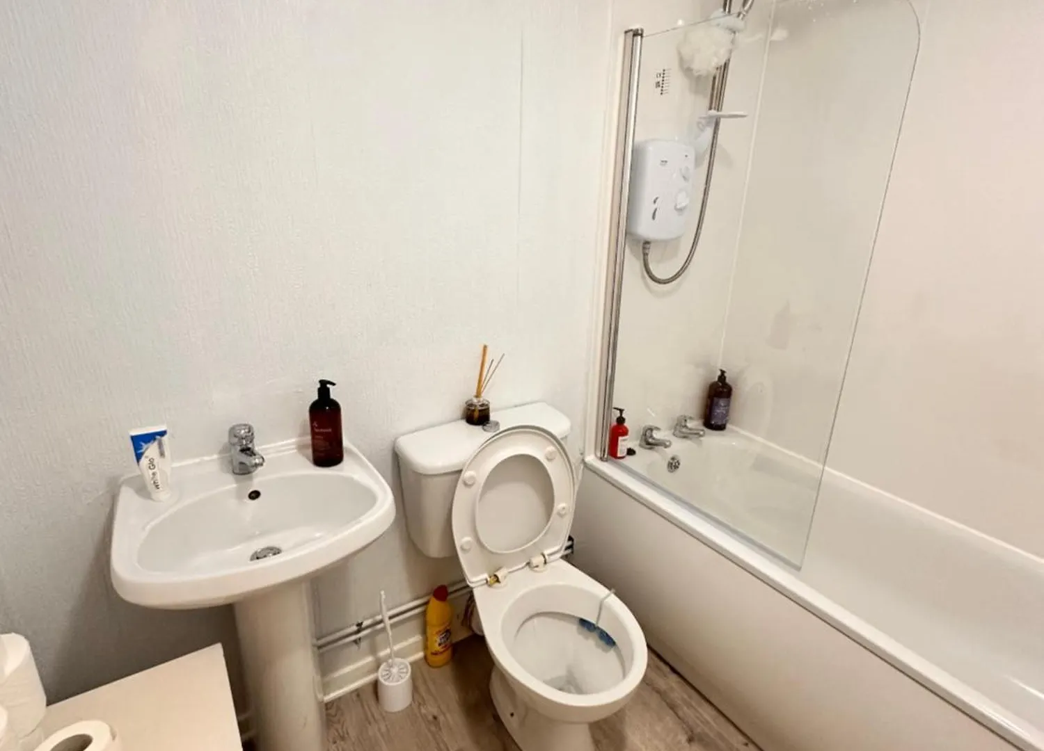 Homestay Double Room Close To Edinburgh Airport And Heriot Watt University United Kingdom
