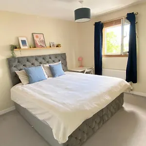 Cozy Bedroom In Shared With Free Parking Edinburgh