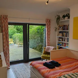 Private With Terrace And Free Parking Edinburgh